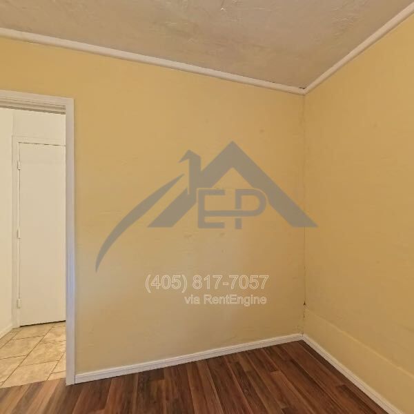 Charming 1 Bed / 1 Bath Garage Conversion  | Private Yard & Utilities Included in The Village! property image
