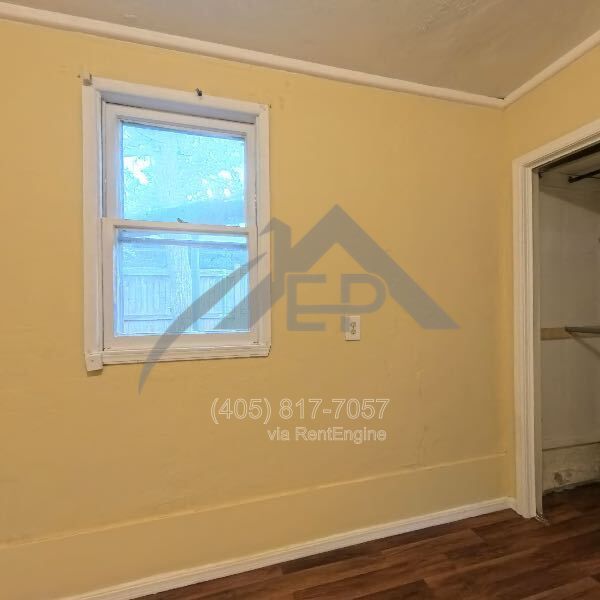 Charming 1 Bed / 1 Bath Garage Conversion  | Private Yard & Utilities Included in The Village! property image