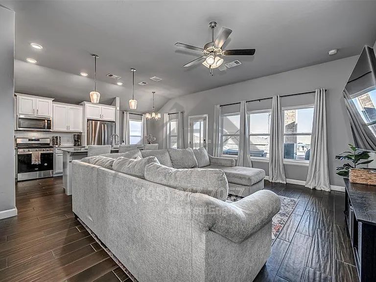 Charming Modern Living in Northbrooke property image