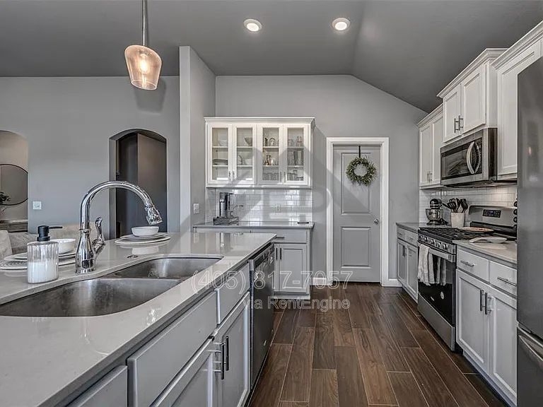 Charming Modern Living in Northbrooke property image